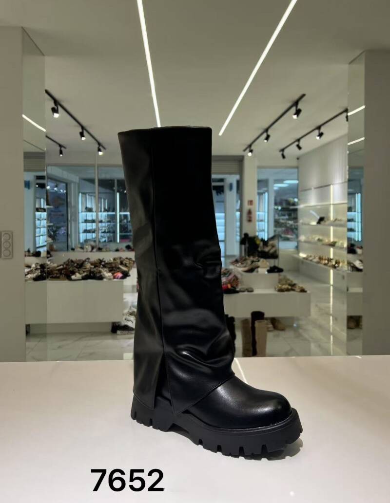 Kozaki damskie Roz 36-41/ 12 par